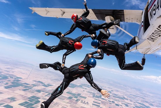 Les destinations et dropzones de rêve pour sauter en parachute 1 skydive arizona